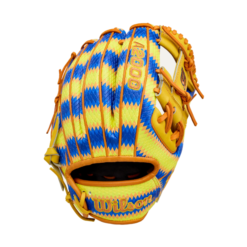 2025 Wilson A2000 Hatch Chile 11.5" Infield Glove