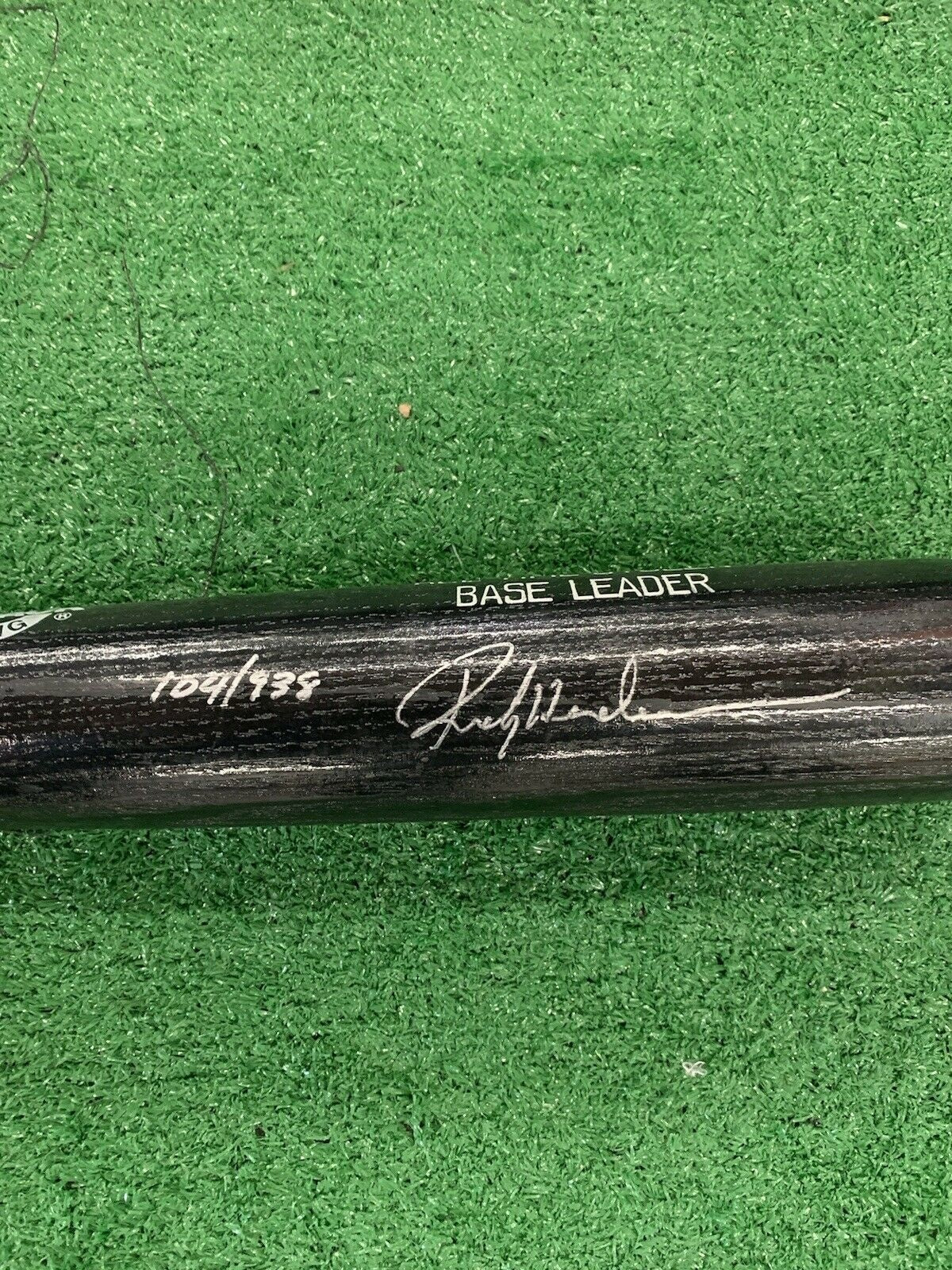 Rickey Henderson Oakland Athletics Signed Rawlings Bat All Time Steals 104/938